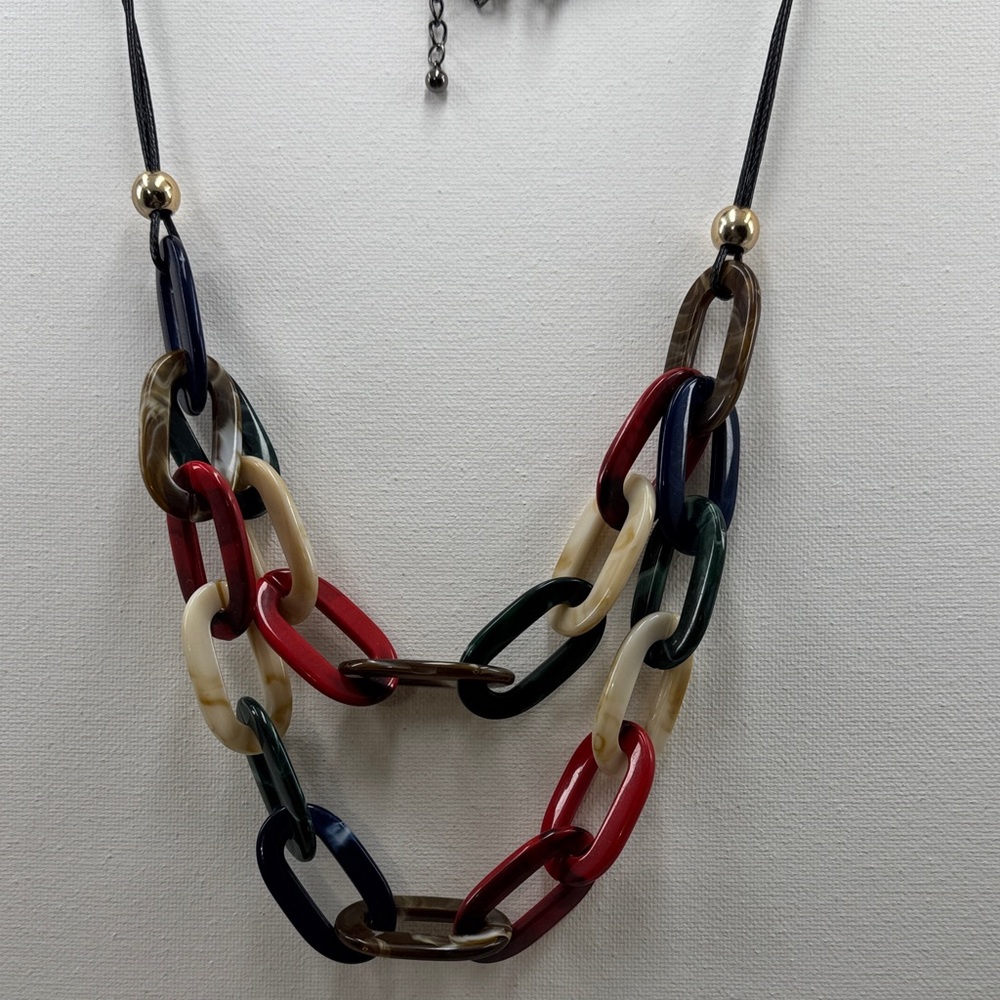 Multicolor Plastic Chain Link Necklace
